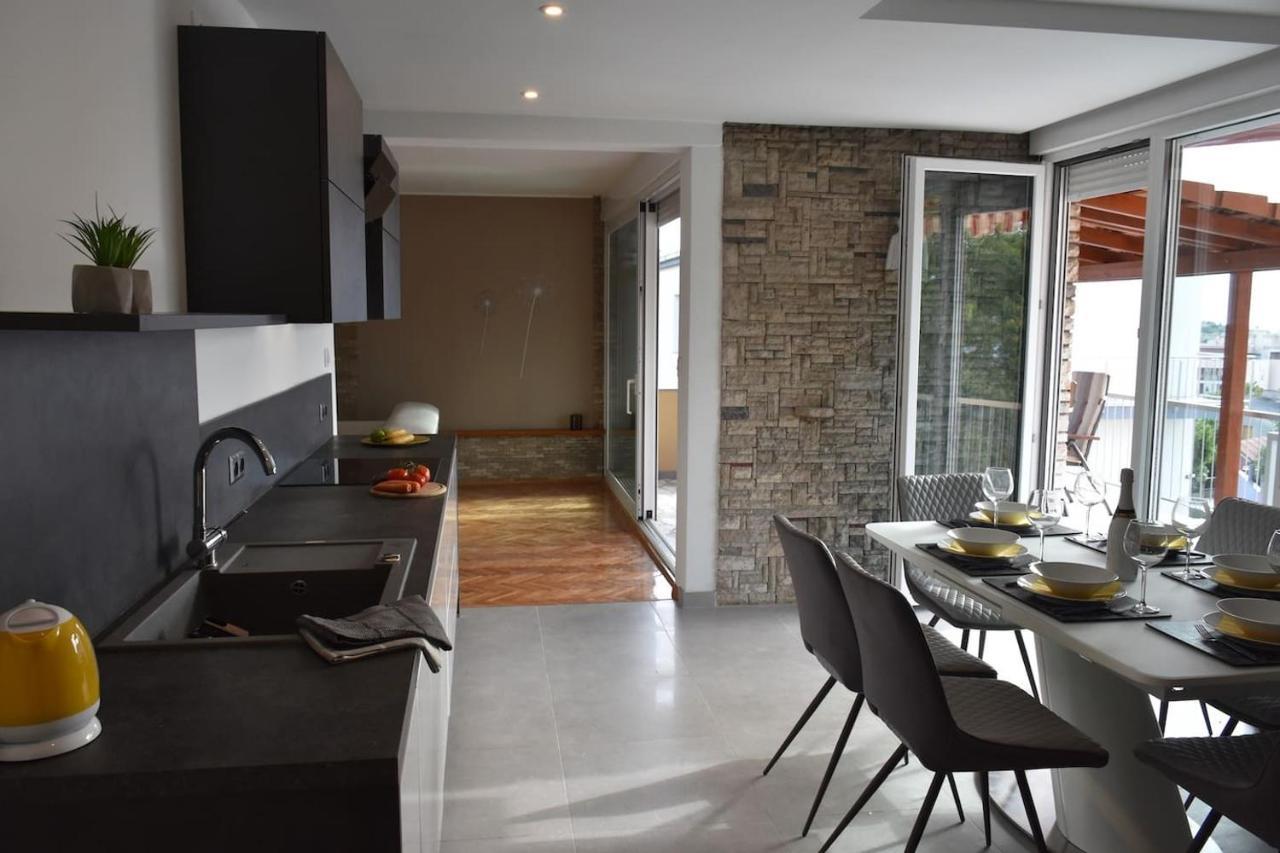 Apartment With Heated Pool, Villa Regina Pula Exterior foto