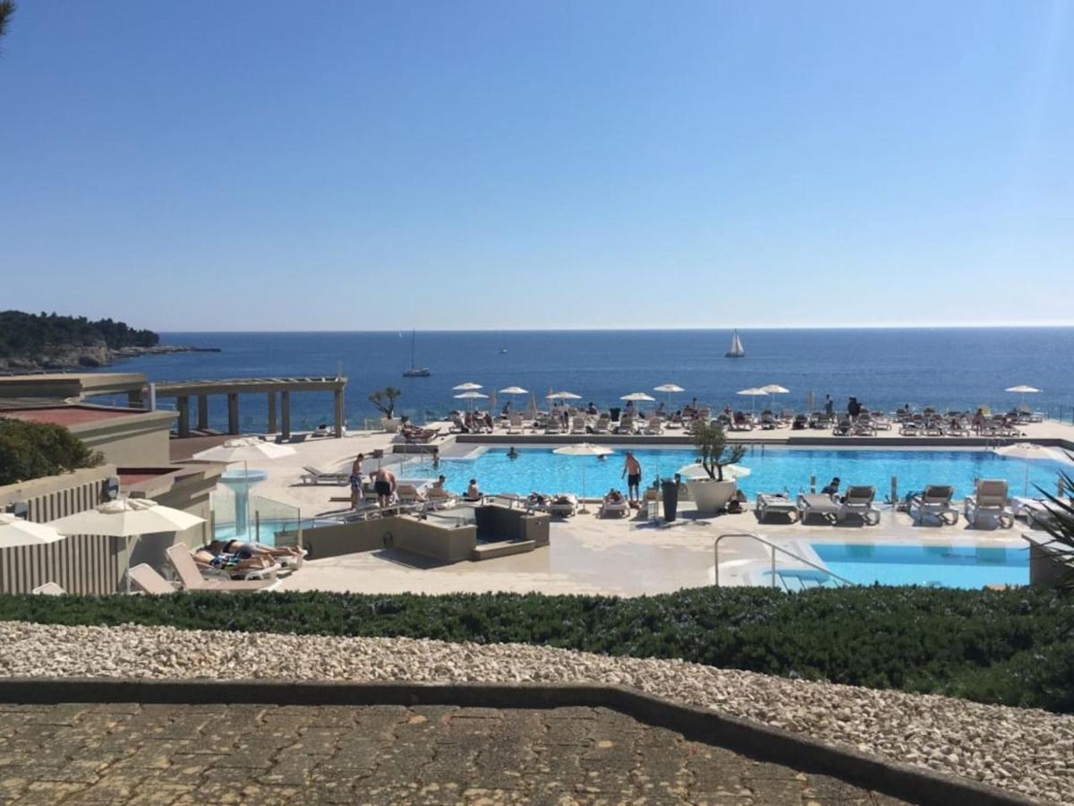 Apartment With Heated Pool, Villa Regina Pula Exterior foto