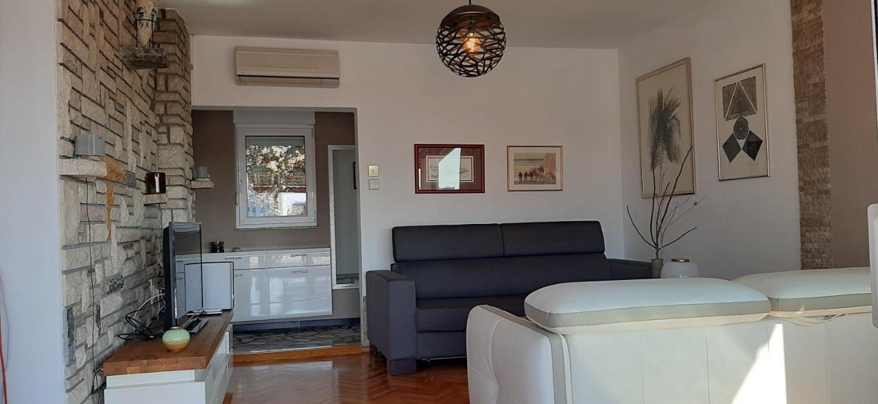 Apartment With Heated Pool, Villa Regina Pula Exterior foto