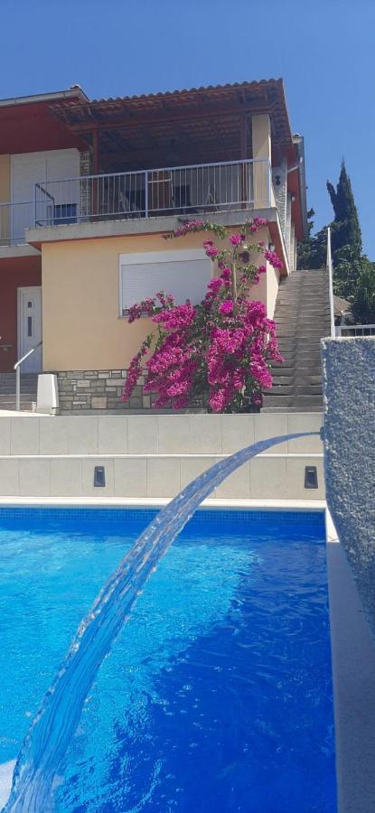 Apartment With Heated Pool, Villa Regina Pula Exterior foto